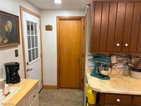 Entry Way - 322 Washington St, Barnesville, OH 43713 photo 4 of 4