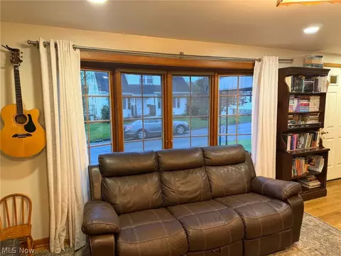 Living - 322 Washington St, Barnesville, OH 43713 photo 1 of 2