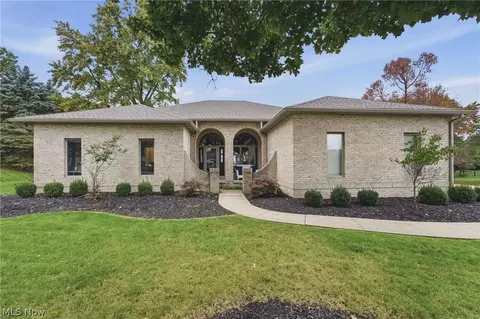 4609 Kingsrow Ave NW, Canton, OH 44709