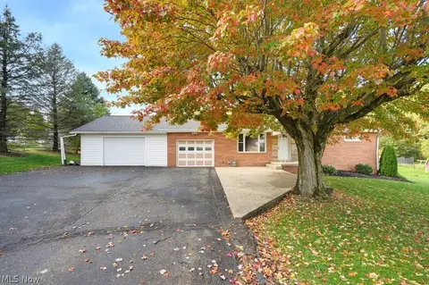 4701 California Ave, Louisville, OH 44641