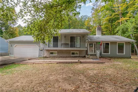 320 Hanna Dr, Tallmadge, OH 44278