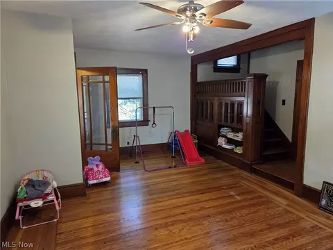 Living - 995 N Howard St, Akron, OH 44310 photo 2 of 2