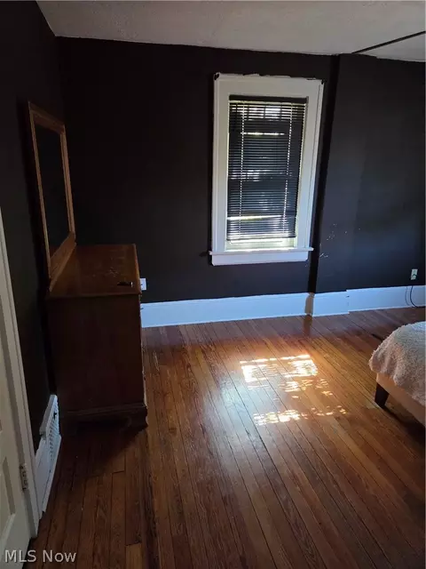 Bedroom - 995 N Howard St, Akron, OH 44310 photo 2 of 6