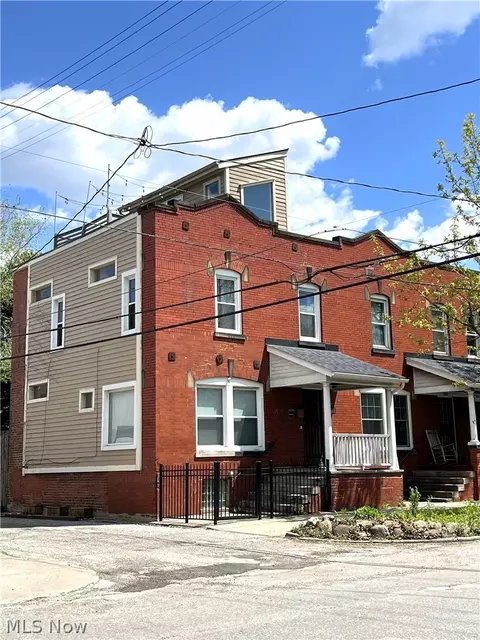 1429 W 38th St, Cleveland, OH 44113