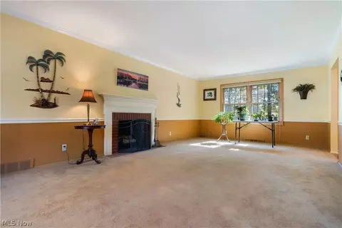 Living - 135 E Case Dr, Hudson, OH 44236 photo 3 of 8