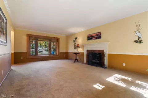Living - 135 E Case Dr, Hudson, OH 44236 photo 4 of 8