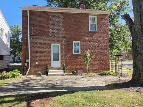 Exterior - 464 E 250th St, Euclid, OH 44132 photo 2 of 2