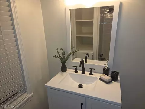 Bath - 464 E 250th St, Euclid, OH 44132 photo 3 of 5