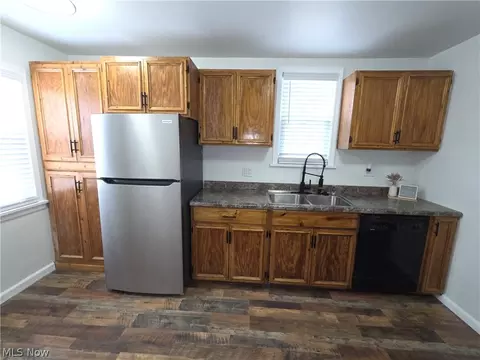 Kitchen - 464 E 250th St, Euclid, OH 44132 photo 1 of 2