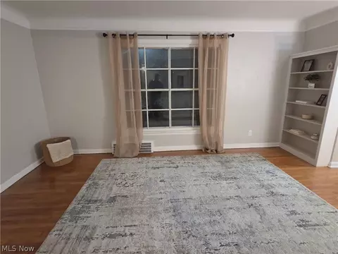 Living - 464 E 250th St, Euclid, OH 44132 photo 2 of 9