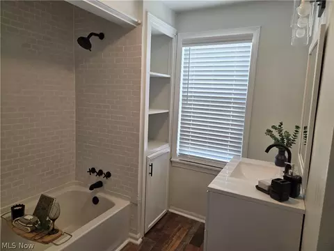 Bath - 464 E 250th St, Euclid, OH 44132 photo 1 of 5
