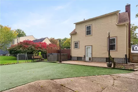 Exterior - 176 Clifton Dr, Boardman, OH 44512 photo 2 of 2