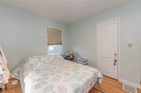 Bedroom - 2449 E 38th St, Lorain, OH 44055 photo 2 of 4