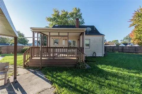 Exterior - 2449 E 38th St, Lorain, OH 44055 photo 7 of 10