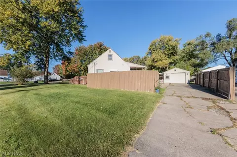 Exterior - 2449 E 38th St, Lorain, OH 44055 photo 10 of 10