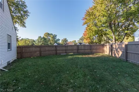 Exterior - 2449 E 38th St, Lorain, OH 44055 photo 8 of 10