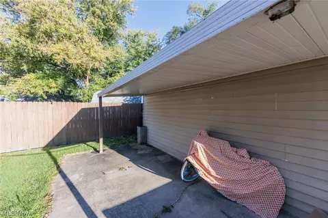 Exterior - 2449 E 38th St, Lorain, OH 44055 photo 6 of 10