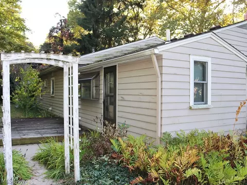 Exterior - 1787 Bathgate Ave, Madison, OH 44057 photo 5 of 6