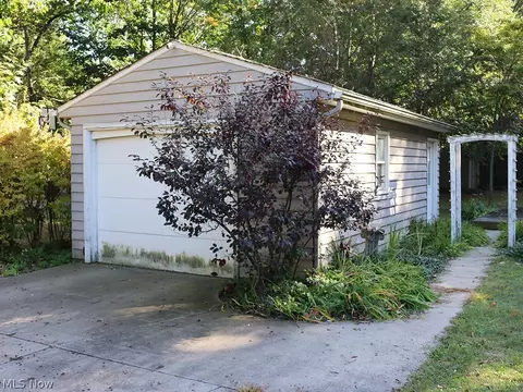 Exterior - 1787 Bathgate Ave, Madison, OH 44057 photo 2 of 6