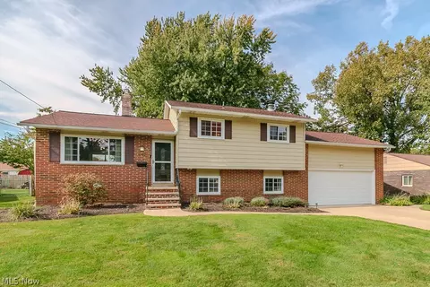 Exterior - 6180 Thunderbird Dr, Mentor, OH 44060 photo 2 of 9