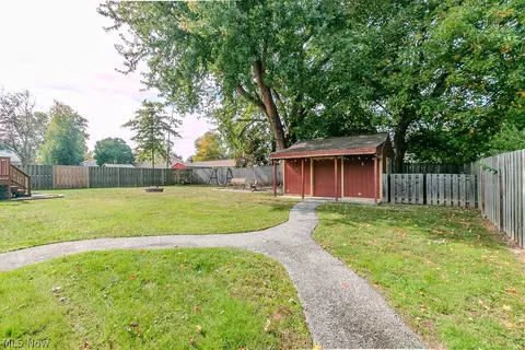 Exterior - 6180 Thunderbird Dr, Mentor, OH 44060 photo 8 of 9