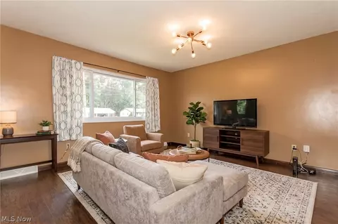 Living - 6180 Thunderbird Dr, Mentor, OH 44060 photo 1 of 11