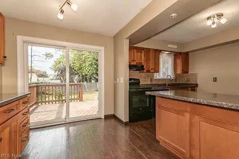 Kitchen - 6180 Thunderbird Dr, Mentor, OH 44060 photo 1 of 3