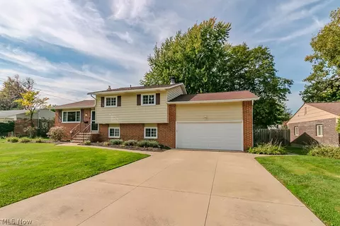 Exterior - 6180 Thunderbird Dr, Mentor, OH 44060 photo 3 of 9