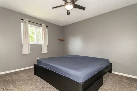 Bedroom - 6180 Thunderbird Dr, Mentor, OH 44060 photo 3 of 7