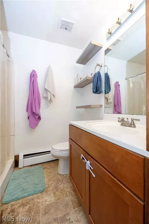 Bath - 3465 Shad Dr E, Mansfield, OH 44903 photo 2 of 3