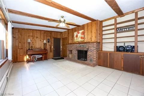 Living - 3465 Shad Dr E, Mansfield, OH 44903 photo 1 of 6