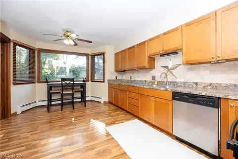 Kitchen - 3465 Shad Dr E, Mansfield, OH 44903 photo 3 of 3