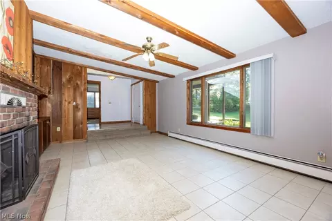 Living - 3465 Shad Dr E, Mansfield, OH 44903 photo 2 of 6