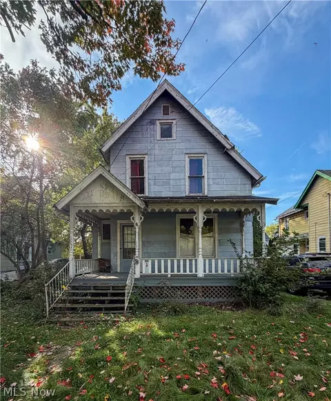 855 Adams Ave NW, Warren, OH 44483