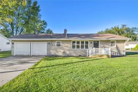434 Woodridge Rd, Vermilion, OH 44089