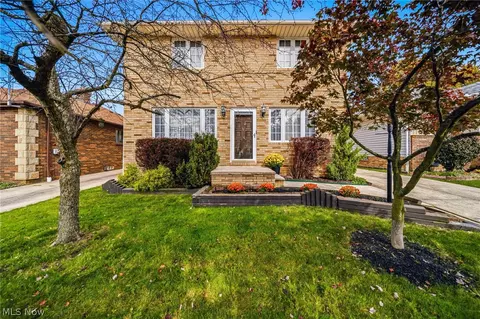 Exterior - 520 Orchardview Ave, Seven Hills, OH 44131 photo 1 of 11