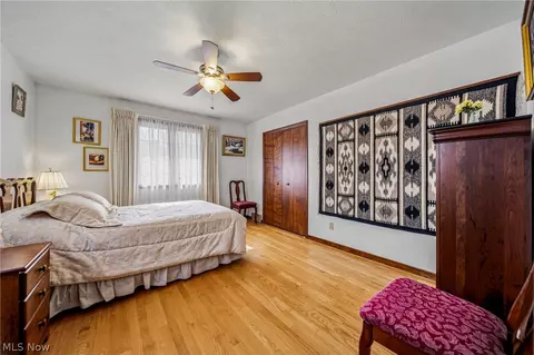 Bedroom - 520 Orchardview Ave, Seven Hills, OH 44131 photo 2 of 6