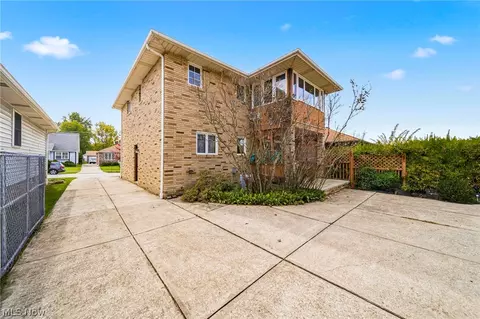Exterior - 520 Orchardview Ave, Seven Hills, OH 44131 photo 7 of 11