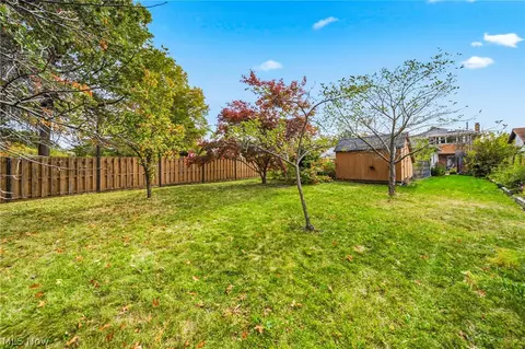 Exterior - 520 Orchardview Ave, Seven Hills, OH 44131 photo 10 of 11