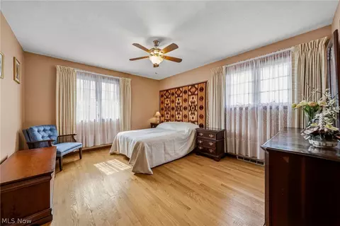 Bedroom - 520 Orchardview Ave, Seven Hills, OH 44131 photo 4 of 6