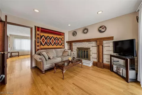 Living - 520 Orchardview Ave, Seven Hills, OH 44131 photo 4 of 4