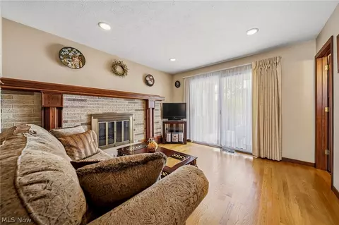 Living - 520 Orchardview Ave, Seven Hills, OH 44131 photo 3 of 4