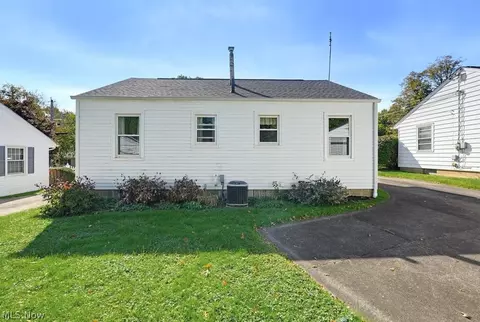 Exterior - 192 Wolf Ave, Wadsworth, OH 44281 photo 3 of 4