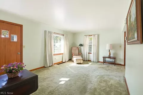 Living - 192 Wolf Ave, Wadsworth, OH 44281 photo 1 of 4