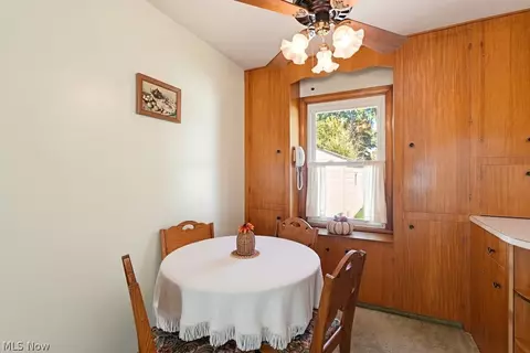 Dining - 192 Wolf Ave, Wadsworth, OH 44281 photo 2 of 3