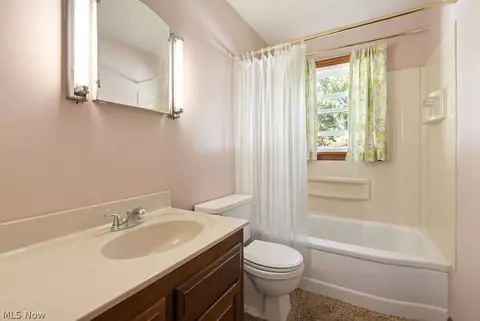 Bath - 192 Wolf Ave, Wadsworth, OH 44281 photo 1 of 1