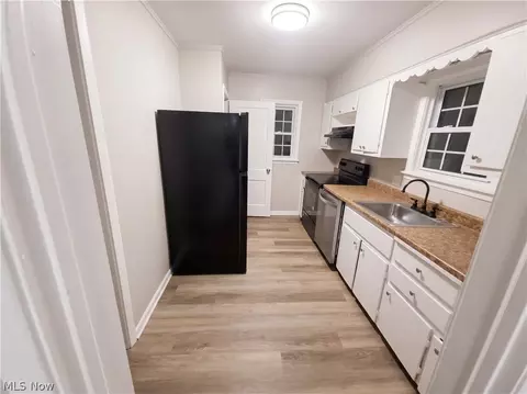 Kitchen - 25 Woolf Ave, Akron, OH 44312 photo 1 of 3