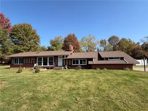 12803 Lynn Dr, Chesterland, OH 44026