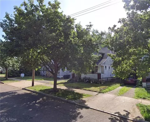 414 Bacon Ave, Akron, OH 44320