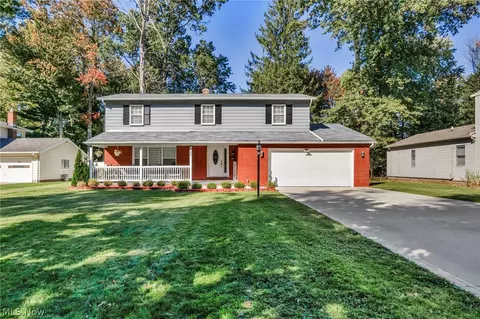 27478 Cottonwood Trl, North Olmsted, OH 44070